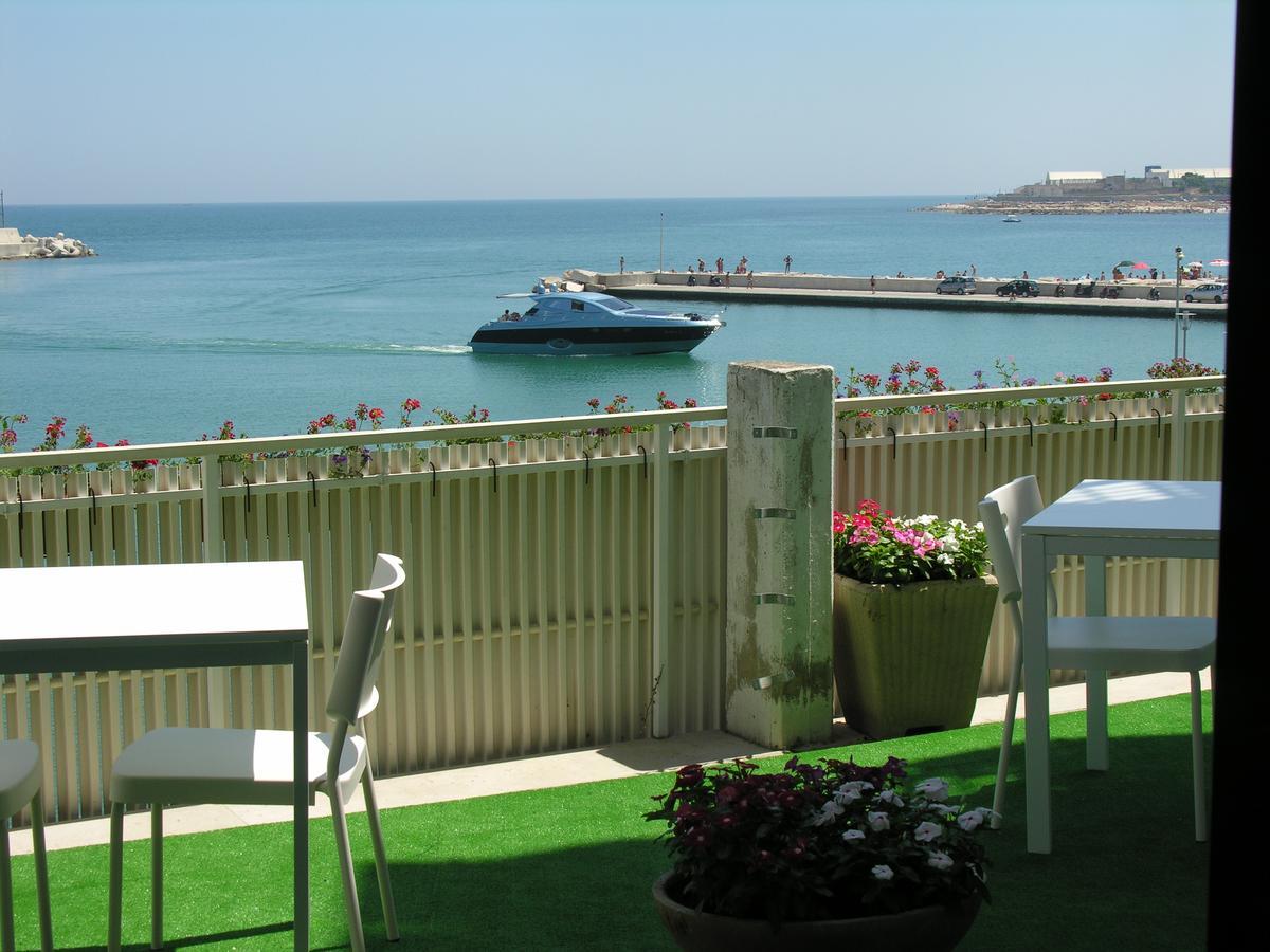B&B La Baia Sea Rooms Bisceglie Exterior photo