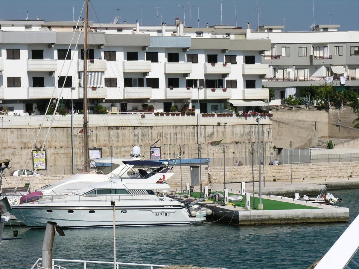 B&B La Baia Sea Rooms Bisceglie Exterior photo