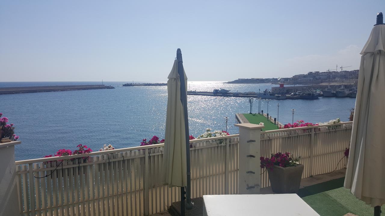 B&B La Baia Sea Rooms Bisceglie Exterior photo